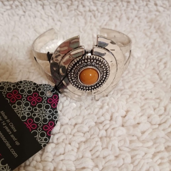 Incredibly Indie - Brown - Bracelet. NEW - Picture 1 of 3